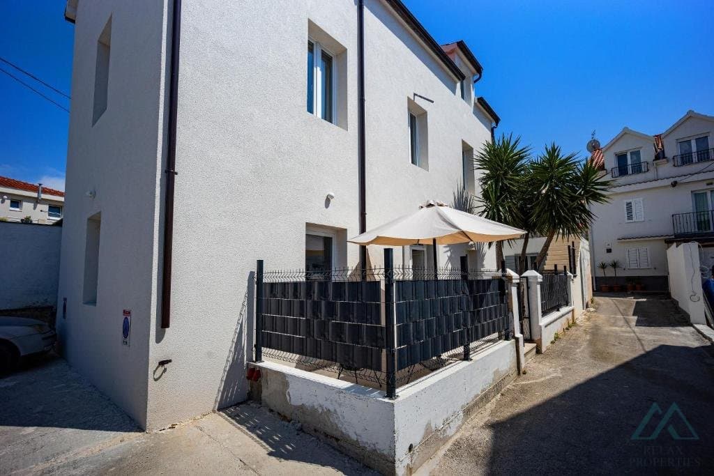 Moderní apartmánový dům s 6 jednotkami - Trogir, 150 m od moře, výborná investice - foto 27