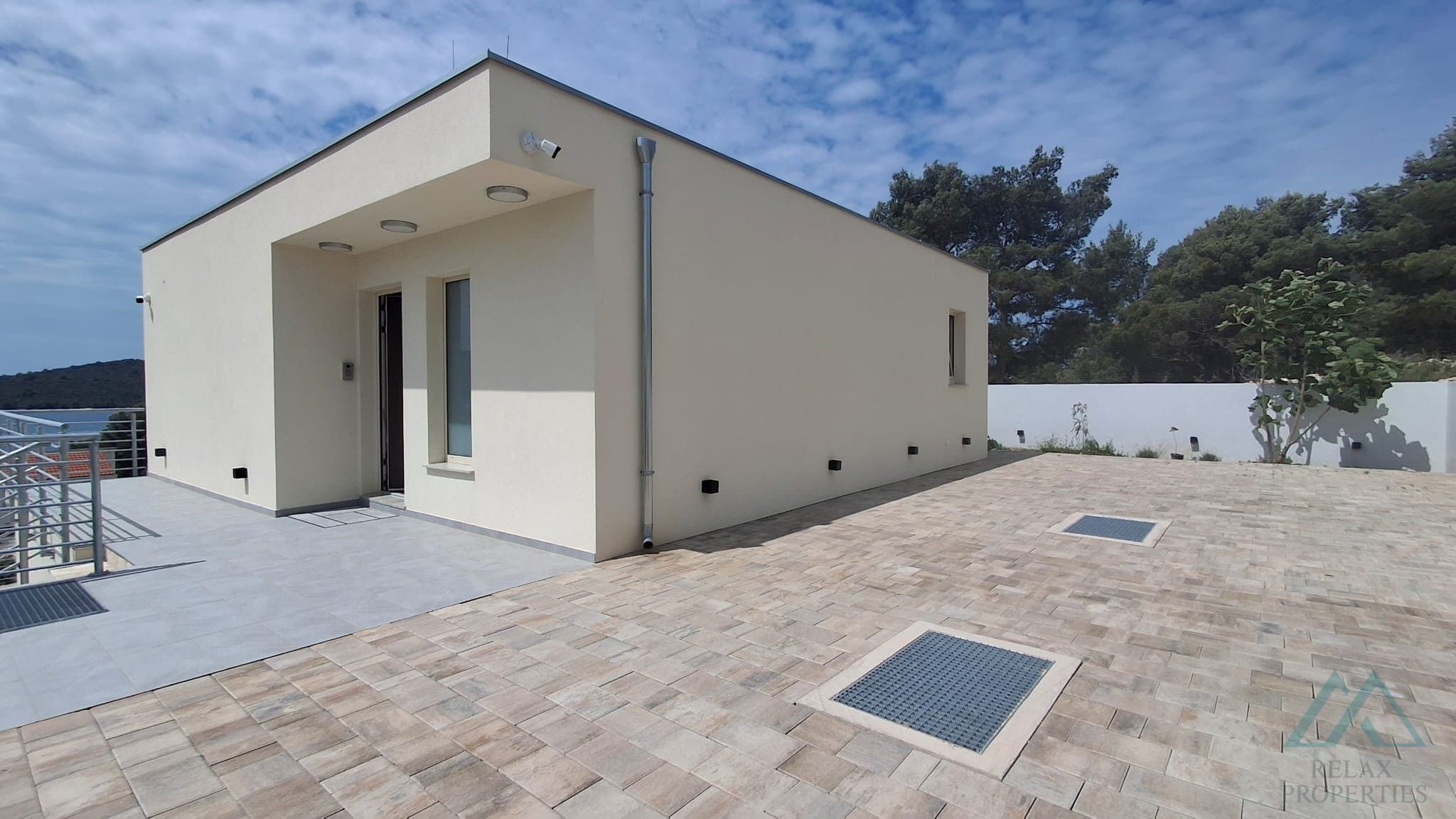 Luxusní nově postavená moderní vila s bazénem a výhledem na moře - Žaborić, Chorvatsko - foto 16