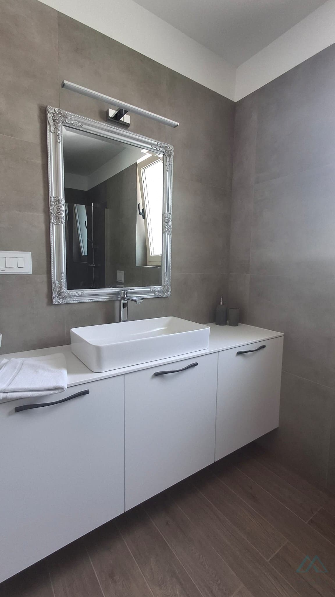 Luxusní nově postavená moderní vila s bazénem a výhledem na moře - Žaborić, Chorvatsko - foto 19