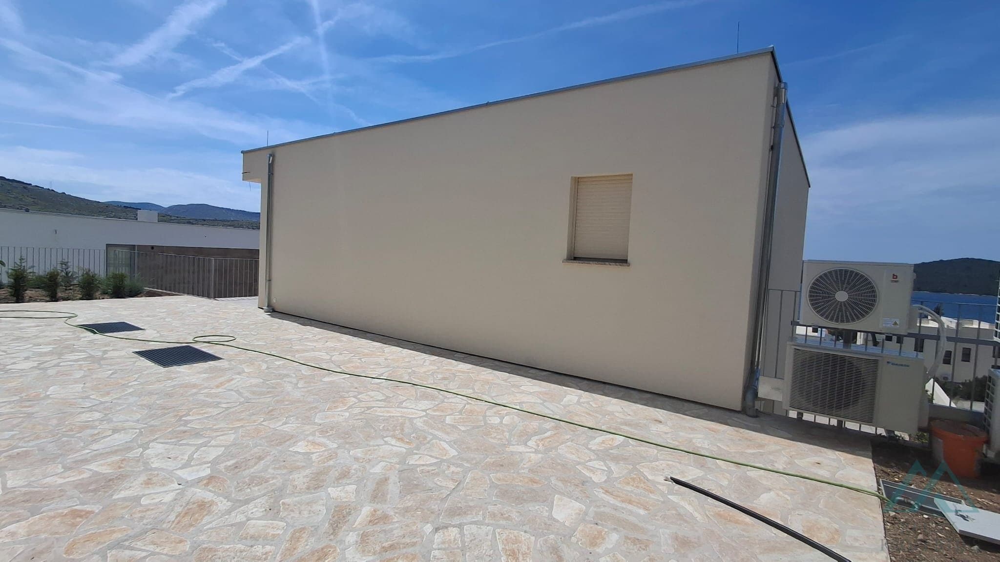 Moderní nově postavená vila s bazénem a výhledem na moře - Žaborić, Chorvatsko - foto 19