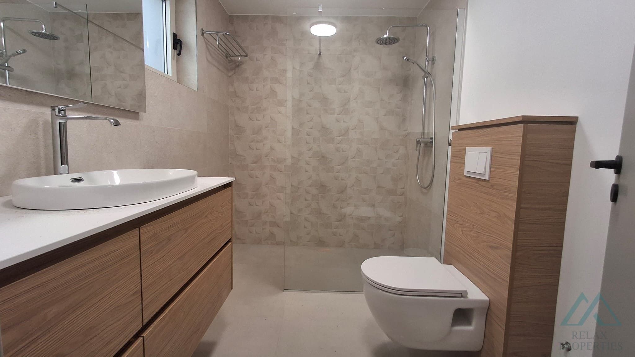 Moderní nově postavená vila s bazénem a výhledem na moře - Žaborić, Chorvatsko - foto 13