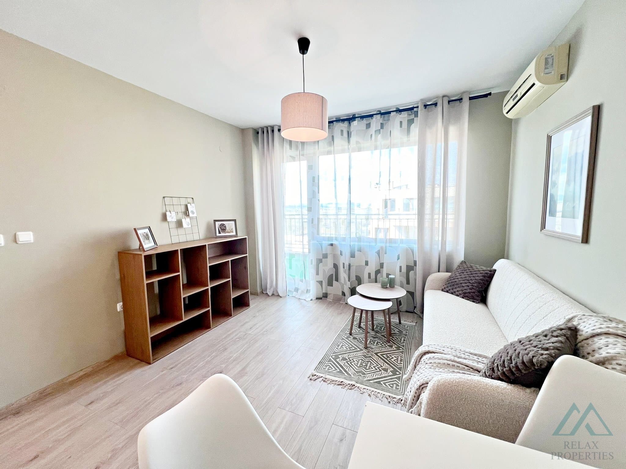Prostorný apartmán 2+kk v komplexu Amadeus 5, 720 m od moře, Slunečné pobřeží - foto 13