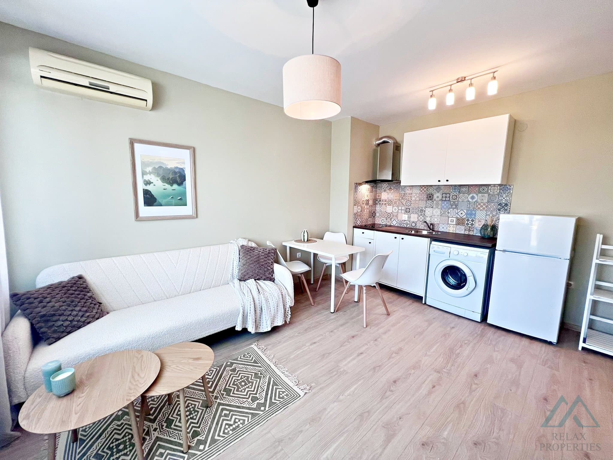 Prostorný apartmán 2+kk v komplexu Amadeus 5, 720 m od moře, Slunečné pobřeží - 3