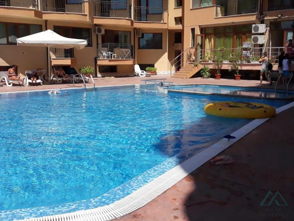 Prostorný apartmán 2+kk v komplexu Amadeus 5, 720 m od moře, Slunečné pobřeží - 1