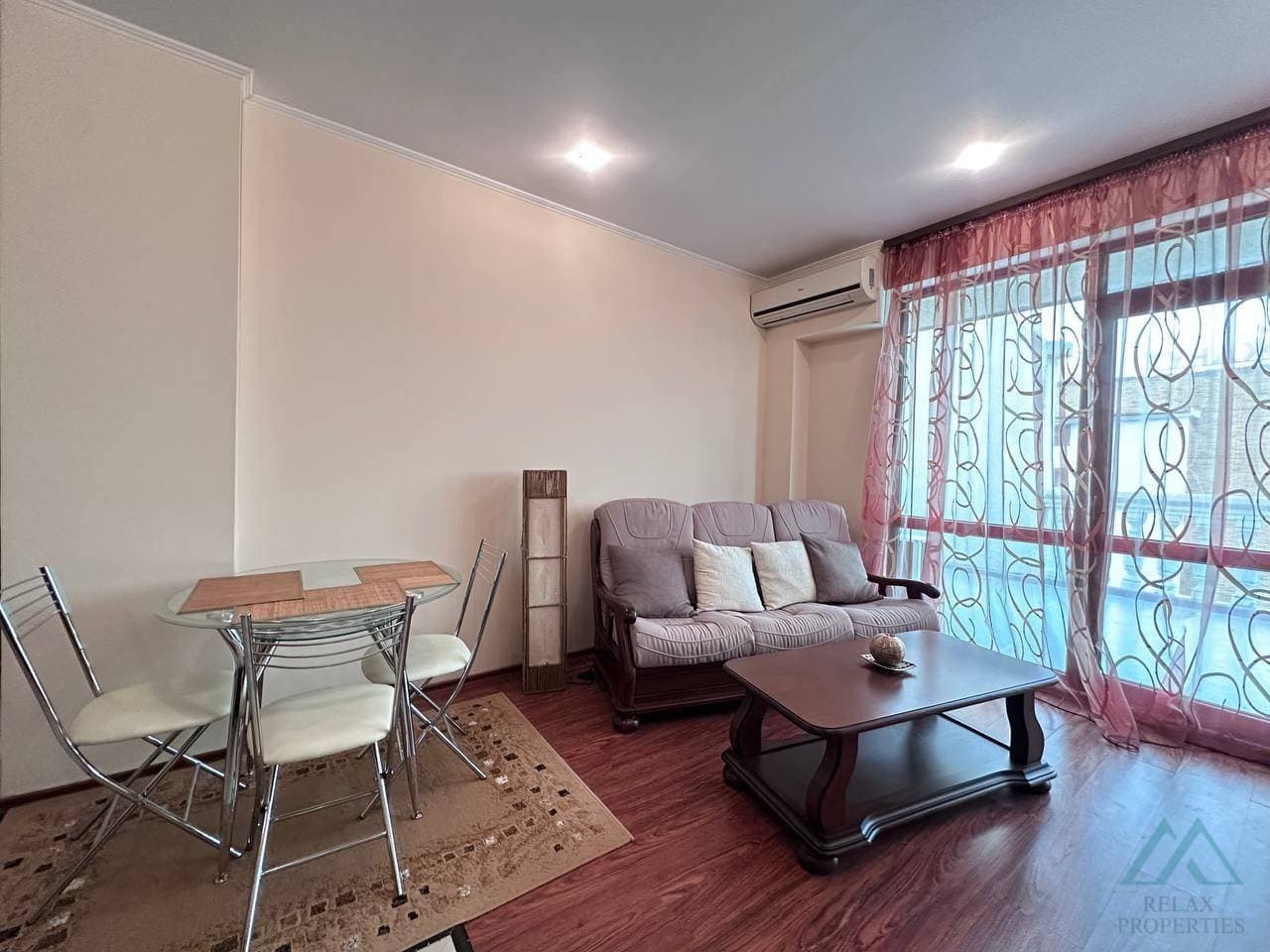 Velký apartmán 3+kk, terasou a výhledem na moře, Hotel Babylon, 120 m od moře, Slunečné pobřeží - foto 6