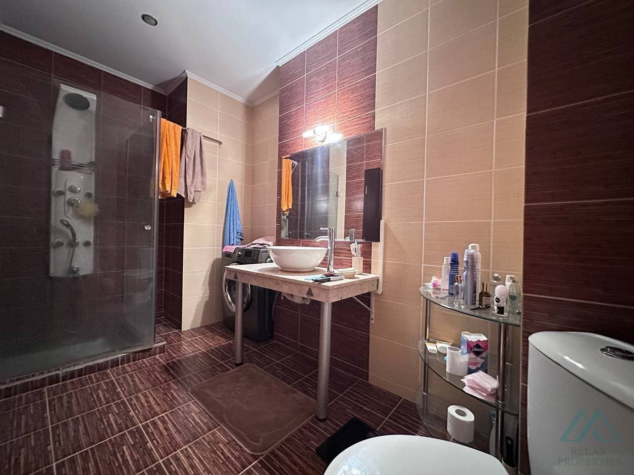 Velký apartmán 3+kk, terasou a výhledem na moře, Hotel Babylon, 120 m od moře, Slunečné pobřeží - foto 13