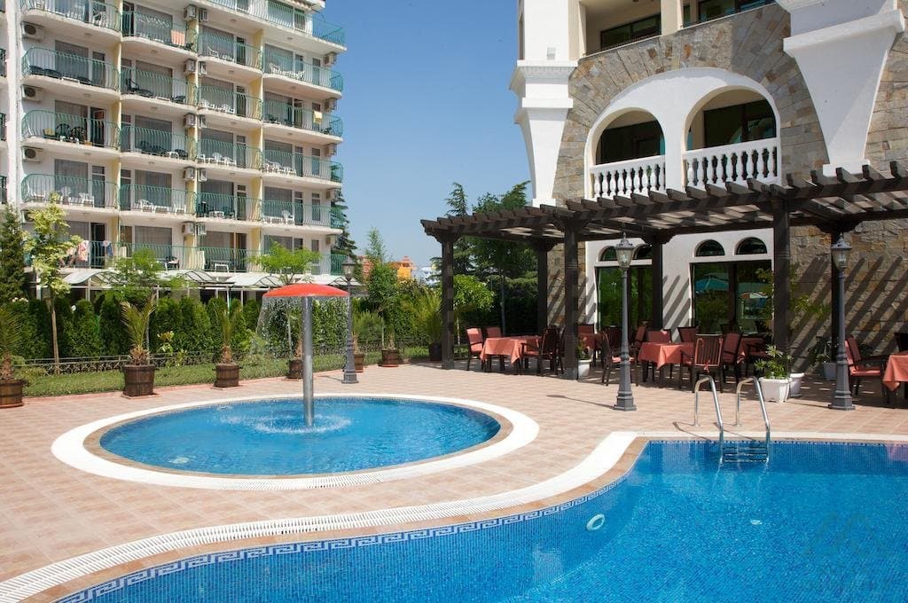 Velký apartmán 3+kk, terasou a výhledem na moře, Hotel Babylon, 120 m od moře, Slunečné pobřeží - foto 16