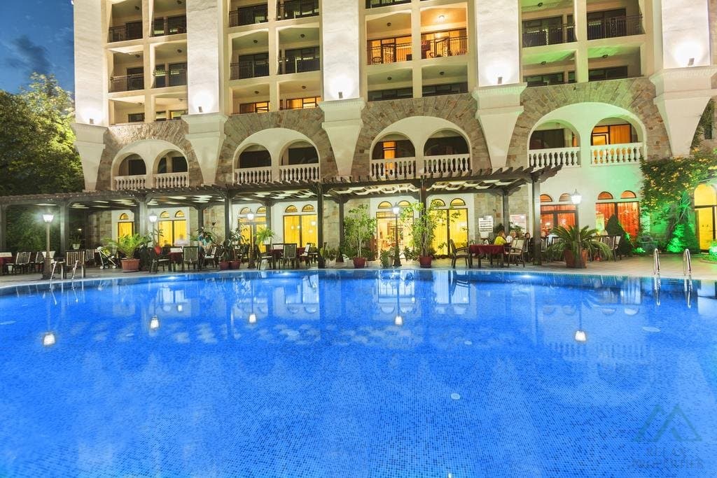 Velký apartmán 3+kk, terasou a výhledem na moře, Hotel Babylon, 120 m od moře, Slunečné pobřeží - foto 19