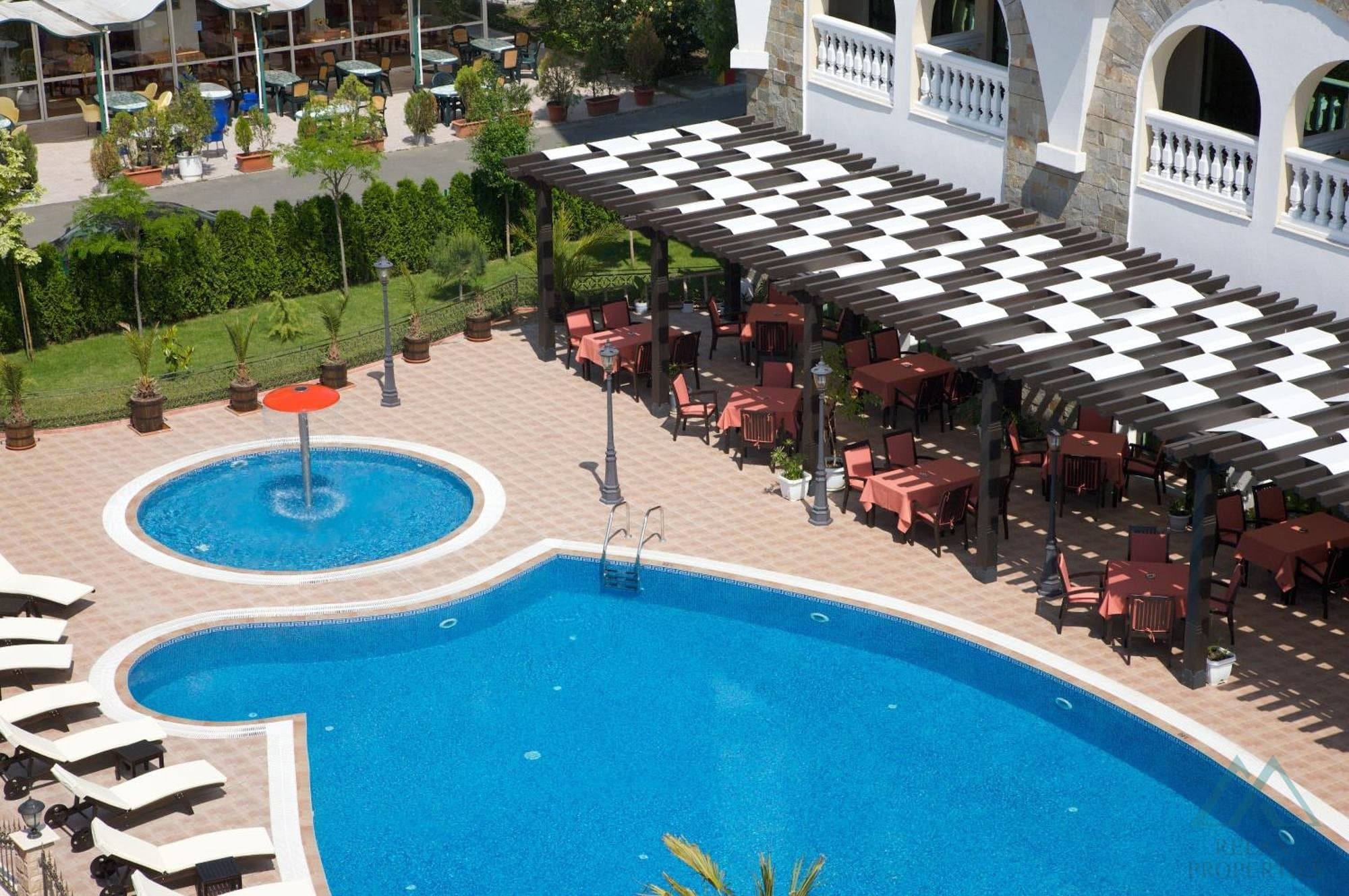 Velký apartmán 3+kk, terasou a výhledem na moře, Hotel Babylon, 120 m od moře, Slunečné pobřeží - foto 23