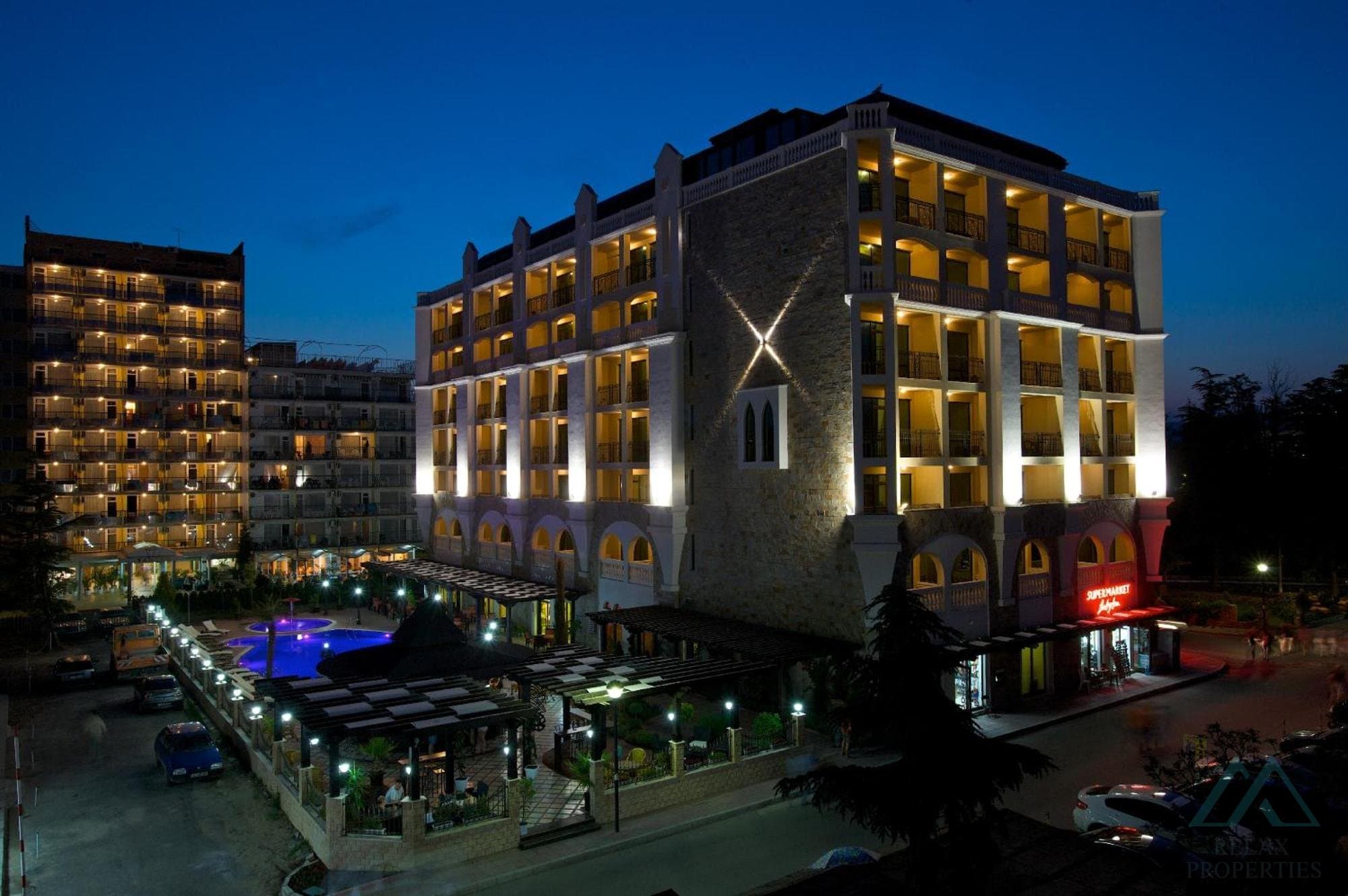 Velký apartmán 3+kk, terasou a výhledem na moře, Hotel Babylon, 120 m od moře, Slunečné pobřeží - foto 25