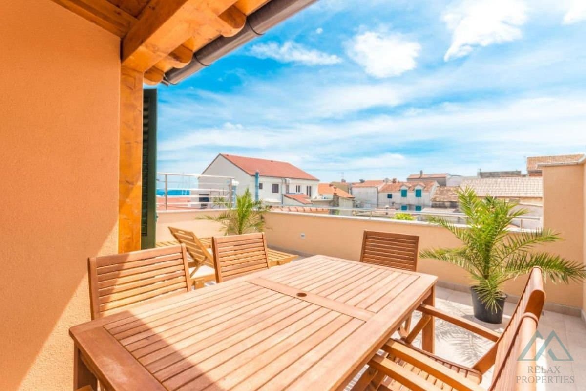 Apartmánový dům na prodej, 100 m od moře, Vodice, Chorvatsko - foto 3