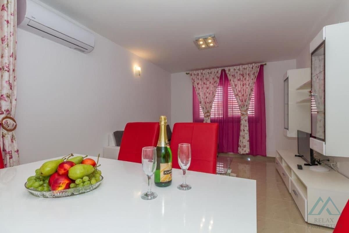 Apartmánový dům na prodej, 100 m od moře, Vodice, Chorvatsko - foto 9
