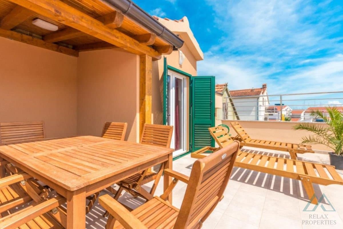 Apartmánový dům na prodej, 100 m od moře, Vodice, Chorvatsko - foto 11