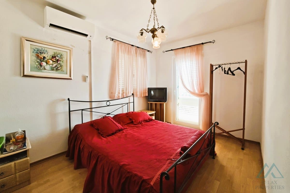 Luxusní vila s bazénem a olivovým hájem jen 70 m od moře, Rogoznica, Chorvatsko - foto 14