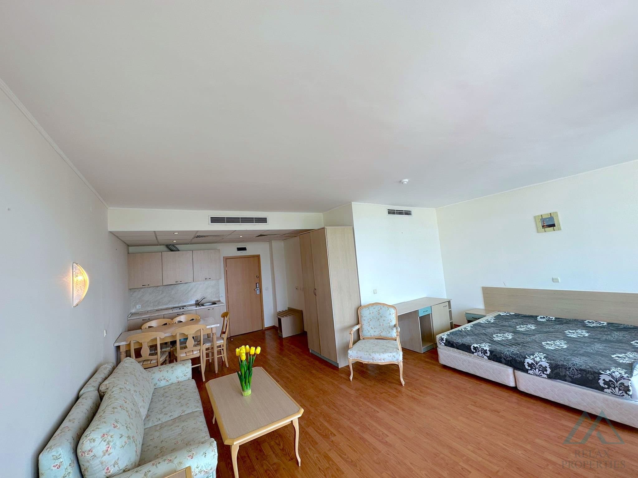 Apartmán s výhledem na moře a bazén, 200 m od pláže - Slunečné pobřeží - foto 6