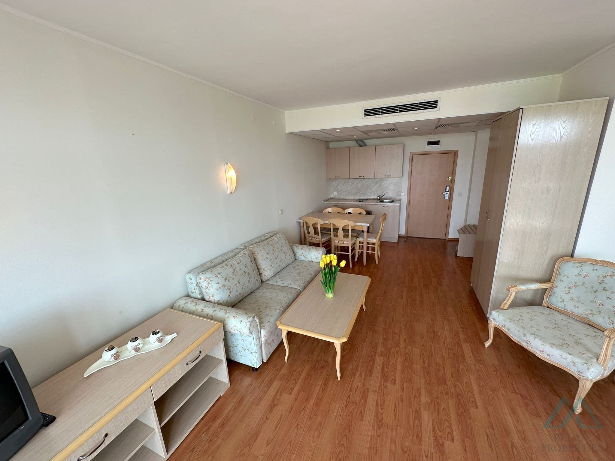 Apartmán s výhledem na moře a bazén, 200 m od pláže - Slunečné pobřeží - foto 8