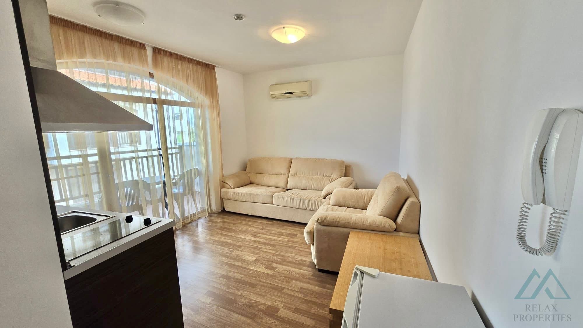 Světlý apartmán 2+kk s výhledem na bazén, 4* Vineyards SPA Resort, Aheloy - 5