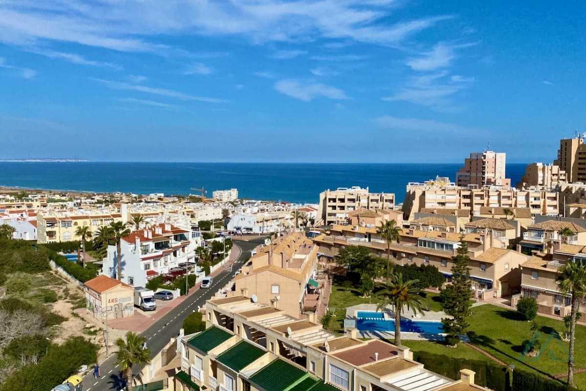 Apartmán se zasklenou terasou a výhledem na moře v komplexu Torresol, La Mata, Španělsko - 3