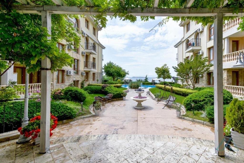 Krásný studiový apartmán v první linii u moře, luxusní komplex Royal Bay, Sveti Vlas, Bulharsko - foto 10