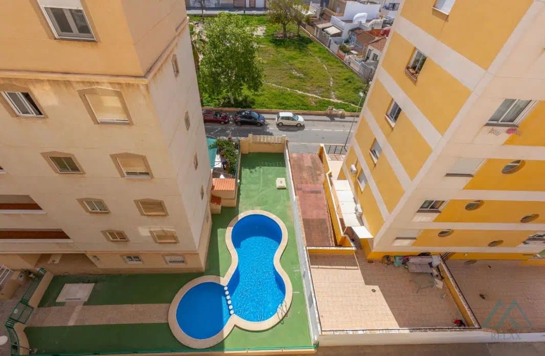 Atraktivní apartmán s výhledem v oblíbené lokalitě Nueva Torrevieja - foto 11