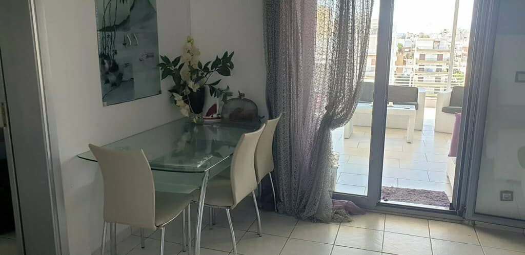 Apartmán s velkou terasou ve známém letovisku Loutraki na Peloponésu - 3
