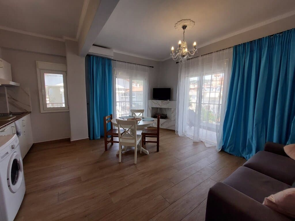 Kompletně zrekonstruovaný apartmán jen 30 m od pláže, Sarti, Sithonia, Chalkidiki - foto 5