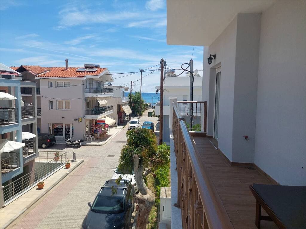 Kompletně zrekonstruovaný apartmán jen 30 m od pláže, Sarti, Sithonia, Chalkidiki - foto 3