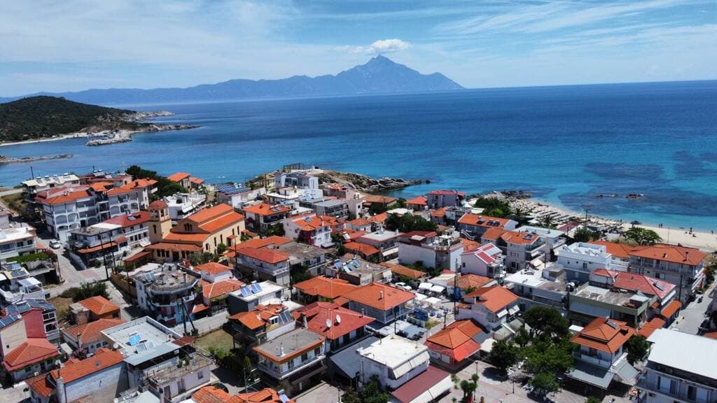 Kompletně zrekonstruovaný apartmán jen 30 m od pláže, Sarti, Sithonia, Chalkidiki - foto 2