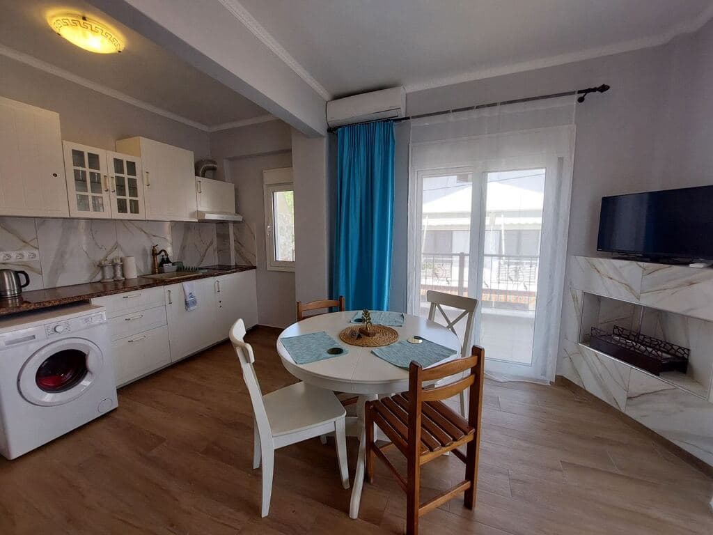 Kompletně zrekonstruovaný apartmán jen 30 m od pláže, Sarti, Sithonia, Chalkidiki - foto 6