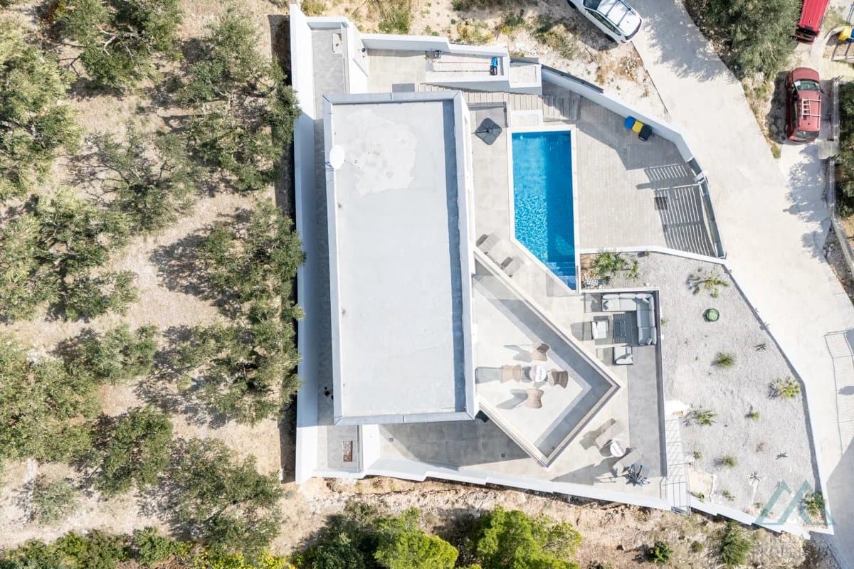 Vila s panoramatickým výhledem na moře a nekonečným bazénem, 70 m od moře, Omiš - Dalmácie - 3