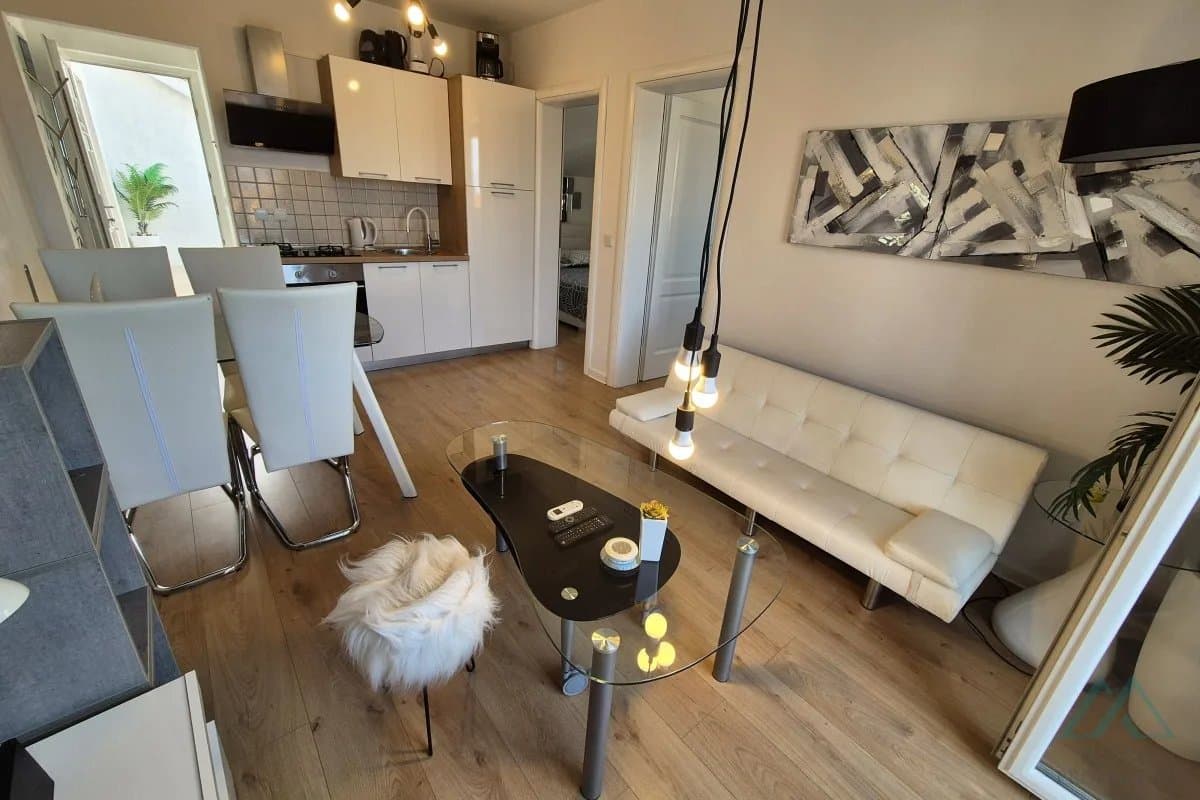 Moderně zařízený apartmán s výhledem na moře, 350 m od moře, Supetar - ostrov Brač - 3