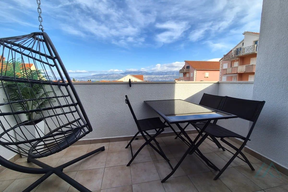 Moderně zařízený apartmán s výhledem na moře, 350 m od moře, Supetar - ostrov Brač - 1