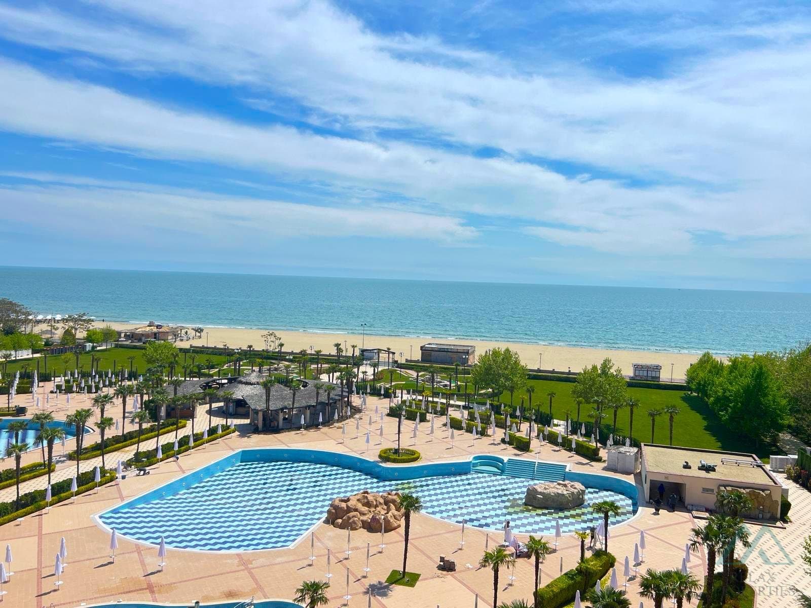 2+kk apartmán s výhledem na moře, přímo v první linii u moře, 4* DIT Majestic Beach Resort, Slunečné pobřeží - 2