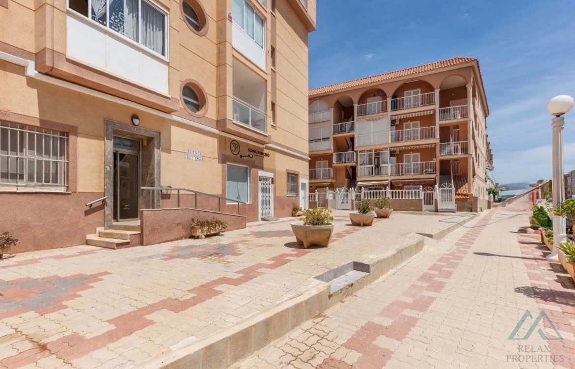 Světlý apartmán s částečným výhledem na moře, pouhých 280 m od pláže La Mata, Torrevieja, Španělsko - 3