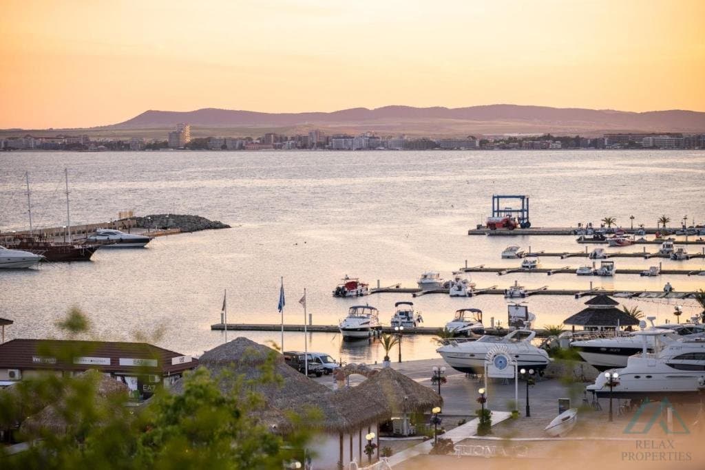 Krásný studiový apartmán v první linii u moře, luxusní komplex Royal Bay, Sveti Vlas, Bulharsko - 4